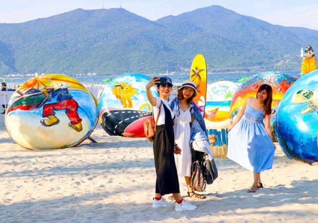 Nha Trang, Da Lat most searched on booking.com by Vietnamese - ảnh 1