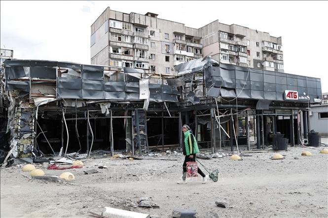 40 countries pledge to help rebuild Ukraine - ảnh 1