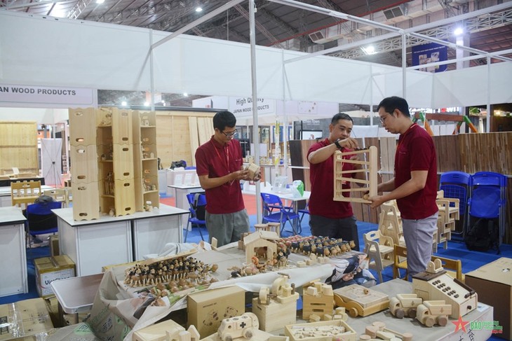 300 enterprises join Vietbuild international exhibition  - ảnh 1