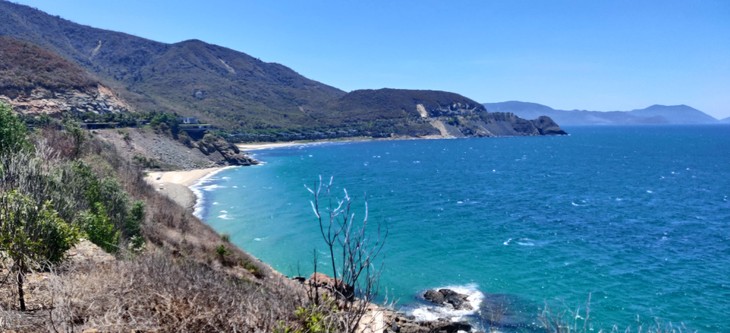 American man explores Vietnam on bicycle  - ảnh 2