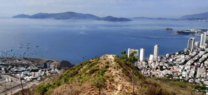 American man explores Vietnam on bicycle  - ảnh 7