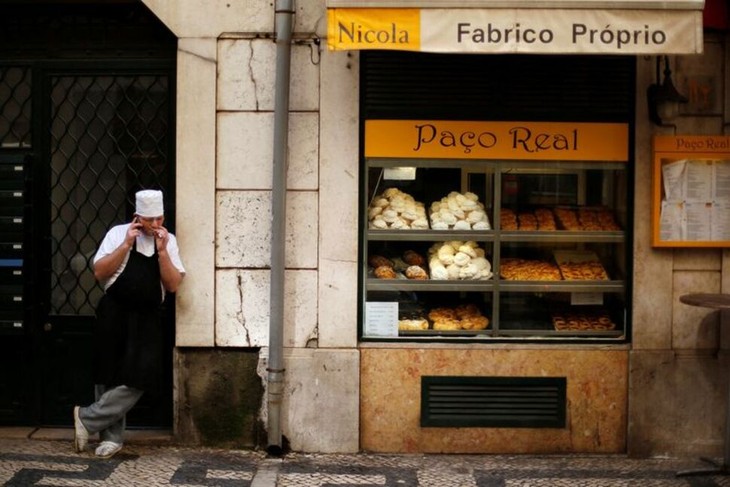 Portugal to ban smoking in most places, restrict tobacco sales - ảnh 1