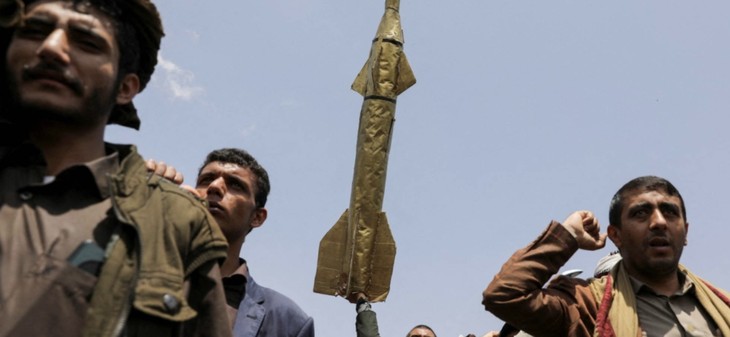 Houthi missile reaches central Israel for first time - ảnh 1