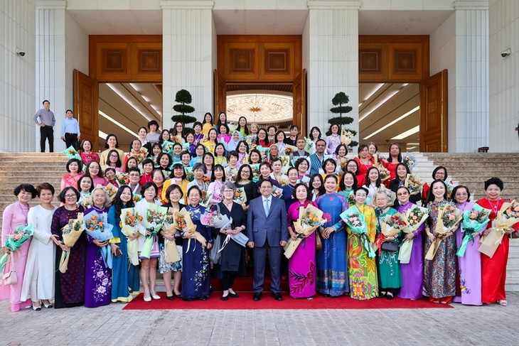 Prime Minister meets female scientists, engineers from Asia-Pacific - ảnh 1