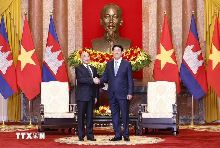 Cambodian King wraps up state visit to Vietnam   - ảnh 1