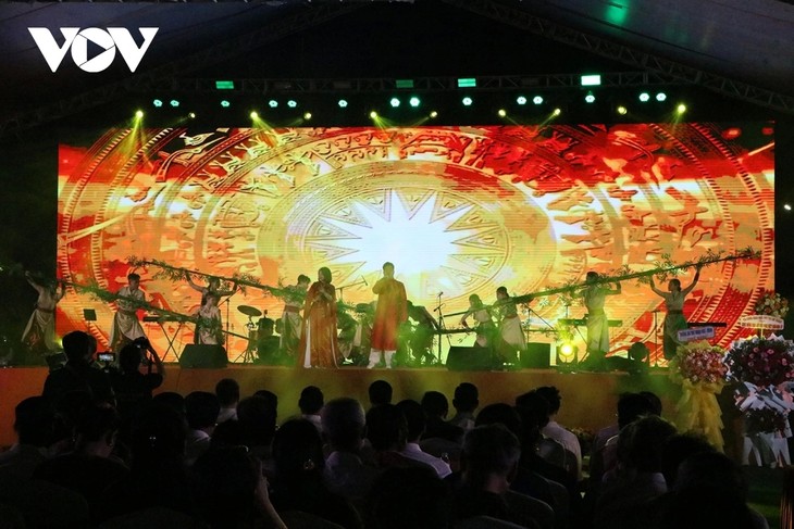 Thousand attend Vietnam-US Friendship Exchange in Da Nang - ảnh 1