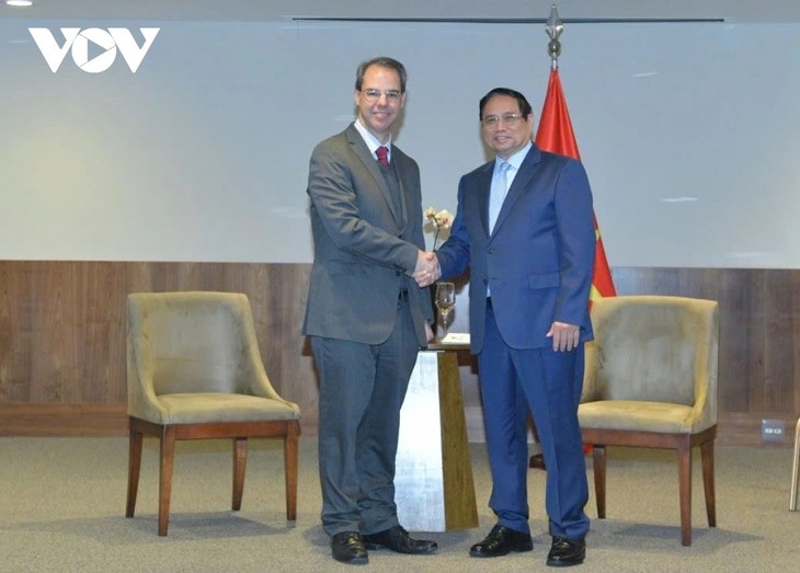 Vietnam PM meets with leaders of Brazilian enterprises - ảnh 2