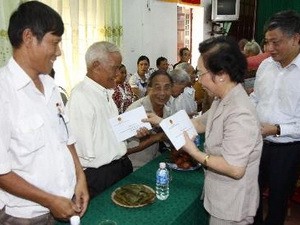 รองประธานประเทศเวียดนามเหงวียนถิยวานเยือนจังหวัดกว่างจิ - ảnh 1