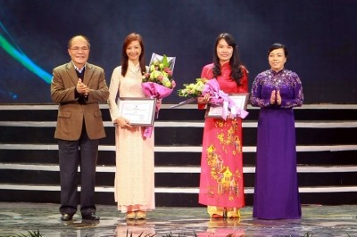  พิธีมอบรางวัลการประกวดบทความ“ความเสียสละอย่างเงียบๆ”เพื่อสดุดีนายแพทย์เวียดนาม - ảnh 1