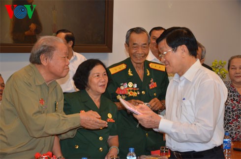 ประธานประเทศเข้าร่วมการพบปะคณะกรรมการประสานงานอดีตเชลยศึกของเวียดนาม - ảnh 1