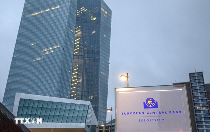  European Central Bank cuts key interest rate to 3.25% - ảnh 1