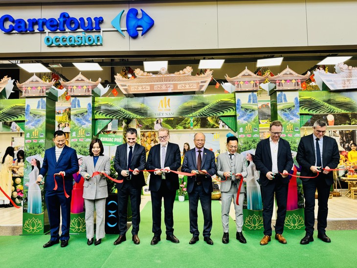 Second Vietnamese Goods Week underway in France - ảnh 2