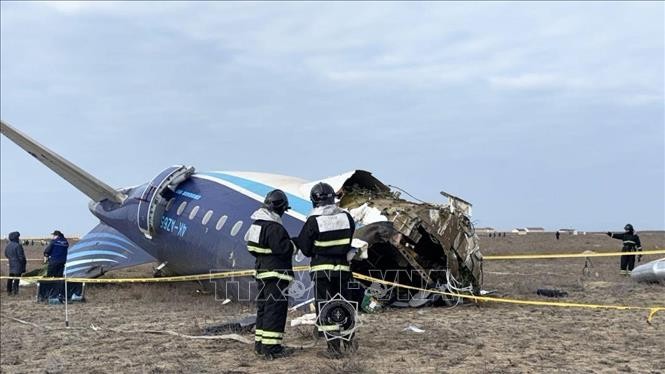 NATO calls for full investigation of plane crash in Kazakhstan - ảnh 1