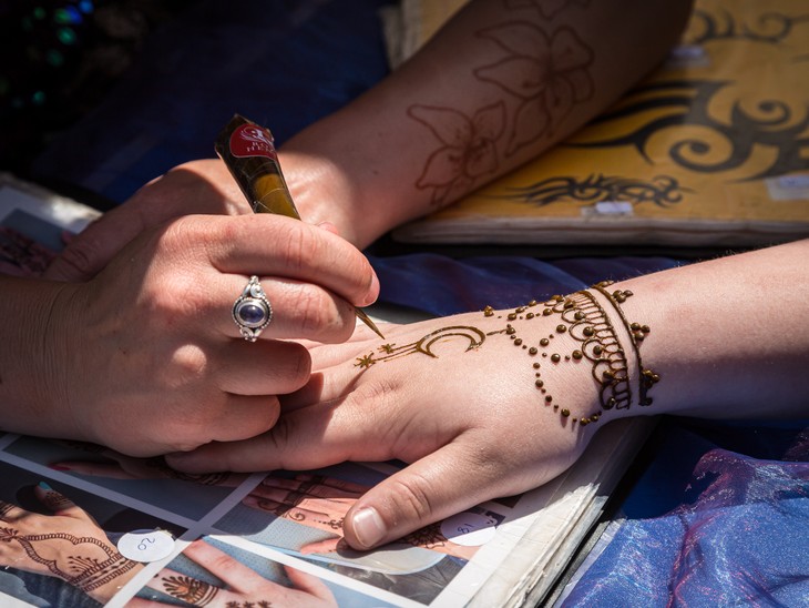 Egyptian weddings adapt as traditions meet modern realities - ảnh 3