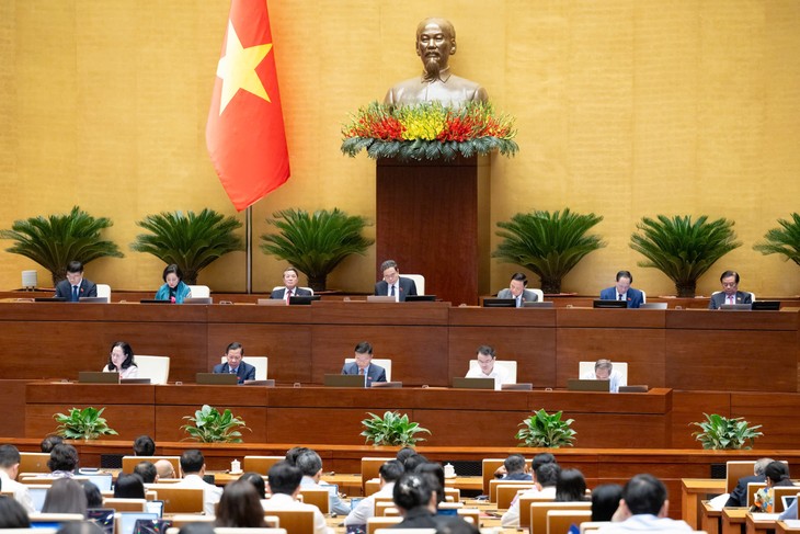 Lawmakers warn of middle-income trap as Vietnam set sights on becoming developed nation by 2045 - ảnh 1