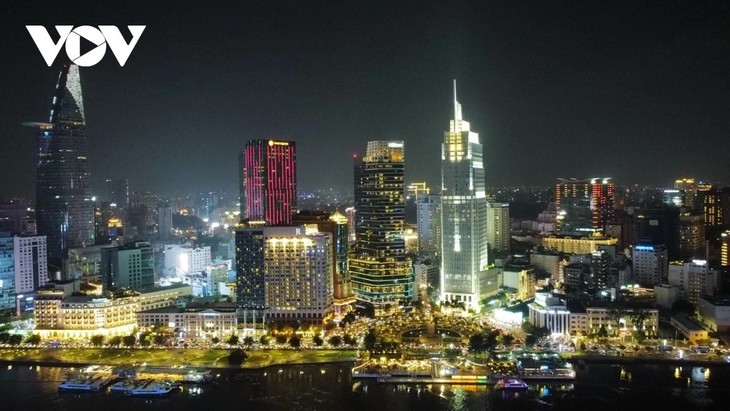 Strong 2025 growth underscores Vietnam’s economic resilience, foreign media say - ảnh 1