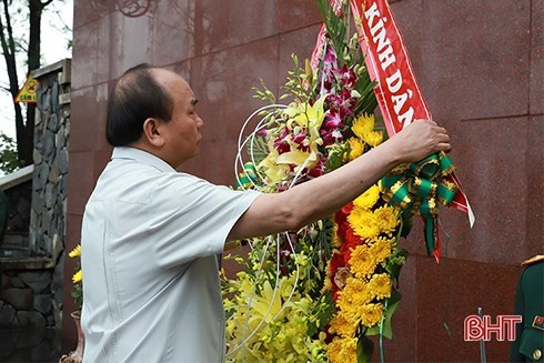 Thủ tướng Nguyễn Xuân Phúc kiểm tra mô hình nông thôn mới kiểu mẫu tại tỉnh Hà Tĩnh - ảnh 3