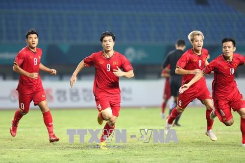 ASIAD 2018: Olympic Việt Nam vượt qua Bahrain, lần đầu tiên có mặt tại tứ kết - ảnh 1