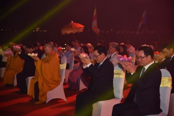 Đại lễ Vesak 2019: Đại lễ hoa đăng cầu nguyện hòa bình thế giới - ảnh 4