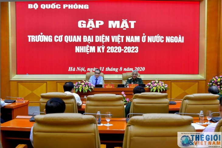 Lãnh đạo Bộ Quốc phòng gặp mặt các Trưởng Cơ quan đại diện Việt Nam ở nước ngoài - ảnh 1