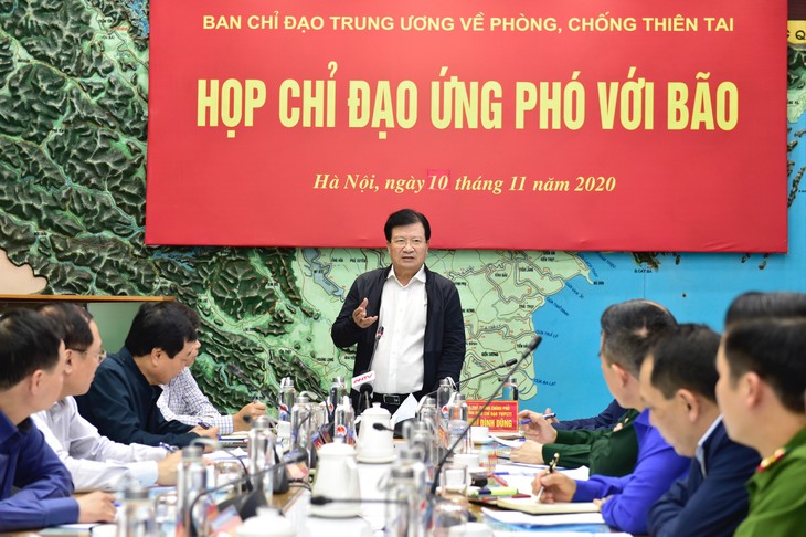 Chủ động ứng phó với bão Etau và Vamco theo phương châm “4 tại chỗ“ - ảnh 1