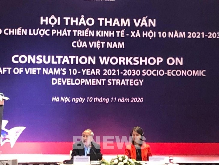 Lấy ý kiến cho dự thảo Chiến lược phát triển kinh tế - xã hội 10 năm tới - ảnh 1