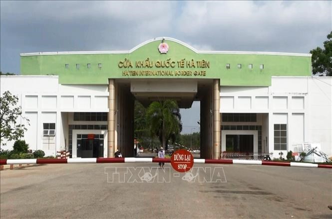 Kiên Giang phát triển và kết nối hạ tầng thương mại biên giới với Campuchia - ảnh 1