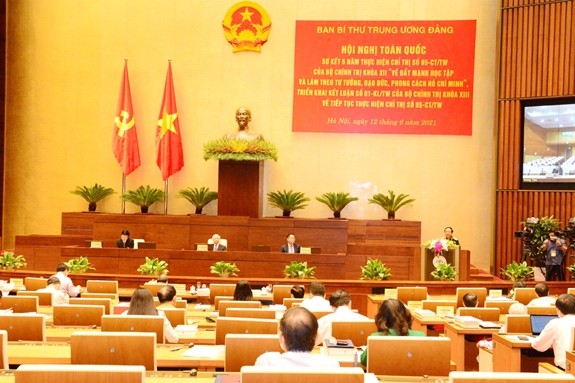 Đẩy mạnh hơn nữa việc học tập, làm theo tấm gương đạo đức Hồ Chí Minh - ảnh 1