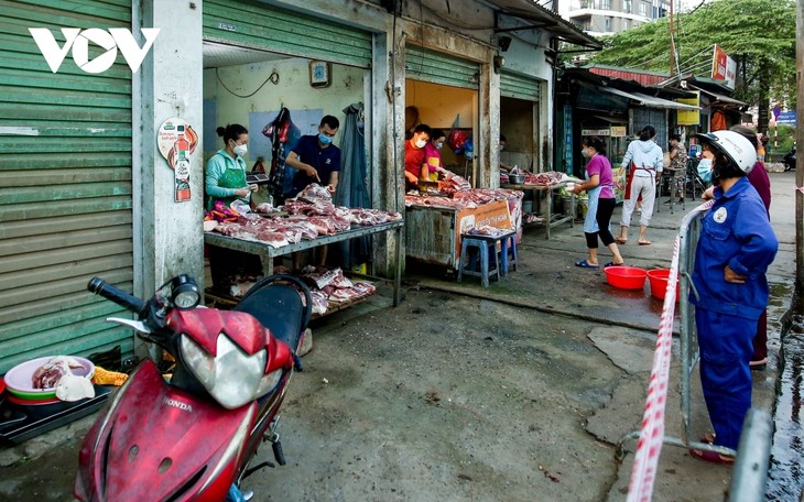 Vui buồn, hài hước chuyện “đi chợ thời dịch”       ​ - ảnh 2