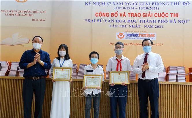 Trưng bày sách và trao giải Đại sứ văn hoá đọc - ảnh 1