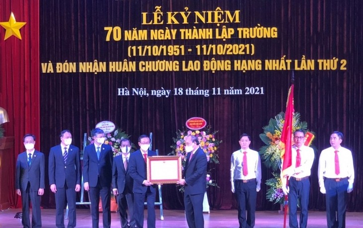  Đại học Sư phạm Hà Nội cần thích ứng mạnh mẽ để trang bị những kỹ năng, kiến thức mới - ảnh 1