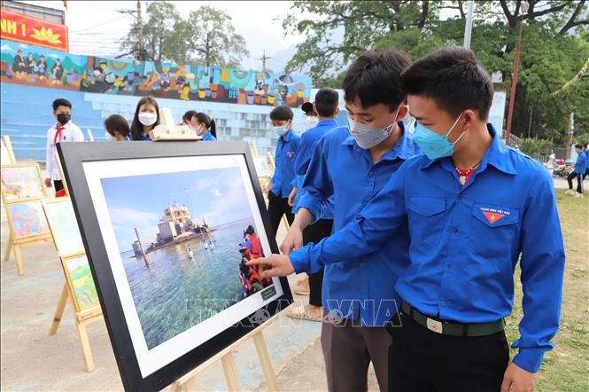 Triển lãm tranh, ảnh “Cực bắc Hà Giang và Biển đảo Việt Nam“ - ảnh 1