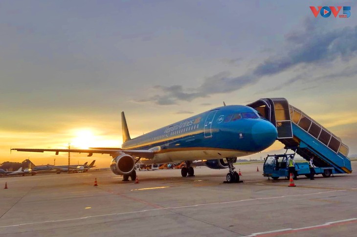 Vietnam Airlines bắt đầu khai thác trở lại đường bay tới Indonesia - ảnh 1