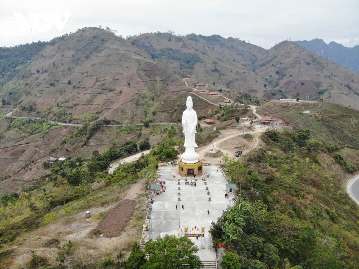 “Biển hồ Quỳnh Nhai” – Điểm du lịch nên thơ giữa đại ngàn Tây Bắc - ảnh 2