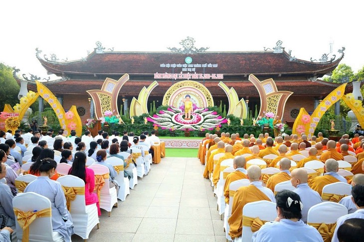 Trang nghiêm Đại lễ Phật đản tại Thành phố Hồ Chí Minh, Cần Thơ - ảnh 1