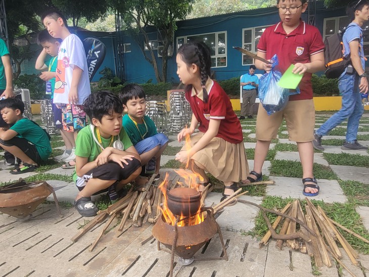 Giao lưu tình bạn giữa đoàn thiếu nhi kiều bào Việt Nam tại Hàn Quốc và trường TH Nguyễn Bỉnh Khiêm  - ảnh 3