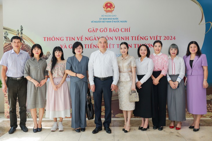 Gala tiếng Việt thân thương - Món quà tinh thần dành cho cộng đồng người Việt ở nước ngoài - ảnh 3