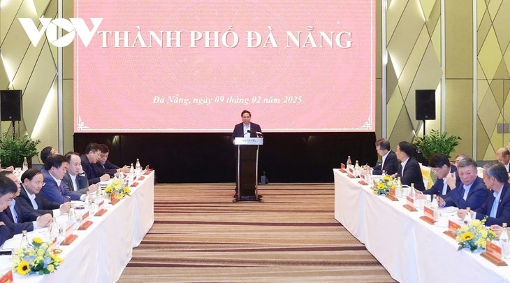 Thủ tướng Phạm Minh Chính đề nghị Đà Nẵng xây dựng kịch bản tăng trưởng hai con số trong năm nay - ảnh 1