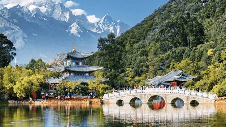 Du khách Việt Nam là một trong những nguồn khách du lịch chính của Trung Quốc dịp nghỉ lễ 1/5  - ảnh 1