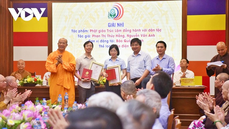 Ban Đối ngoại (VOV5) giành 2 giải thưởng tại giải Báo chí Phật giáo 2024 - ảnh 2