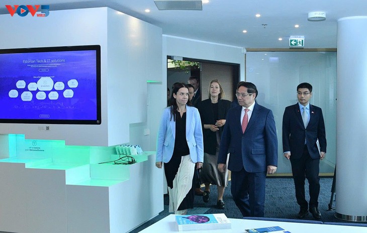 Thủ tướng Phạm Minh Chính thăm trung tâm e-Estonia – Biểu tượng của Chính phủ số hàng đầu thế giới - ảnh 1