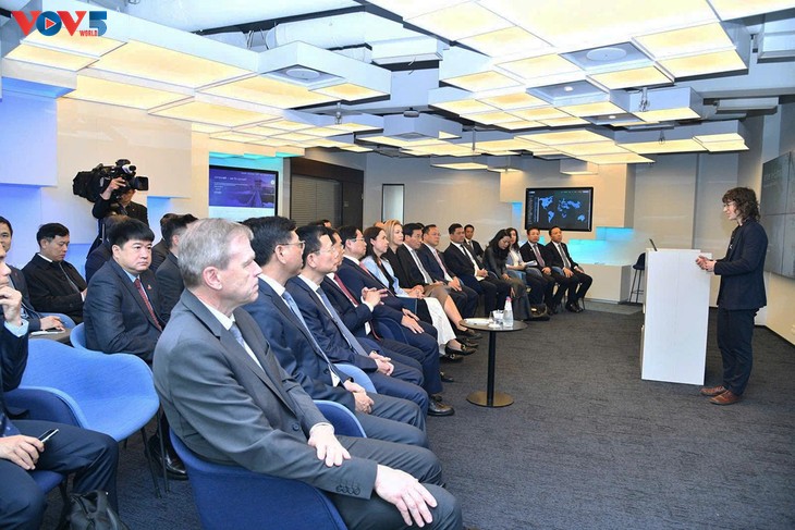 Thủ tướng Phạm Minh Chính thăm trung tâm e-Estonia – Biểu tượng của Chính phủ số hàng đầu thế giới - ảnh 2