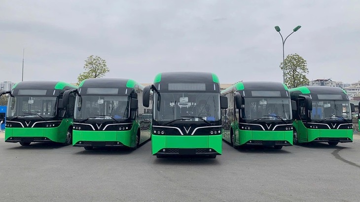 Hà Nội hướng đến phương tiện vận tải công cộng năng lượng xanh - ảnh 1