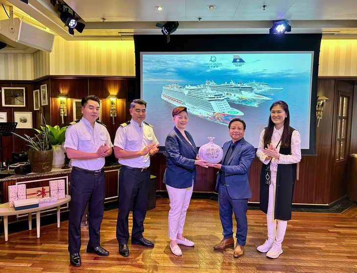 Việt Nam chính thức có du thuyền 5 sao khởi hành quốc tế - ảnh 1