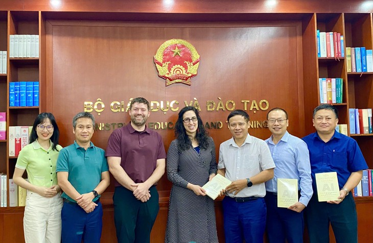 Khanmigo: Công cụ AI tiềm năng hỗ trợ giáo viên và học sinh VN - ảnh 2