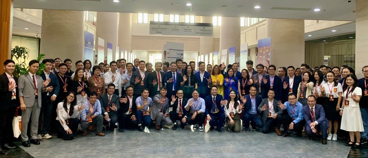 Thứ trưởng Bộ Ngoại giao Lê Thị Thu Hằng gặp gỡ trí thức trẻ Việt Nam toàn cầu - ảnh 3