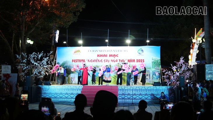 Nhiều lễ hội đặc sắc tại Lào Cai thu hút người dân và du khách - ảnh 1