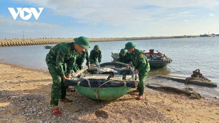Thủ tướng Phạm Minh Chính yêu cầu tập trung triển khai công tác ứng phó bão Ragasa ở mức cao nhất - ảnh 1