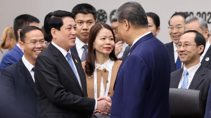 Việt Nam coi phát triển quan hệ với Trung Quốc là ưu tiên hàng đầu - ảnh 1