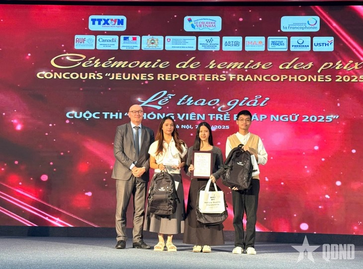 Sinh viên Đại học Ngoại thương giành giải nhất cuộc thi “Phóng viên trẻ Pháp ngữ 2025 - ảnh 4